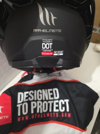 Casco MT Helmets Negro con Bolsa