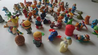 Lote figuras huevos Kinder