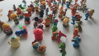 Lote figuras huevos Kinder
