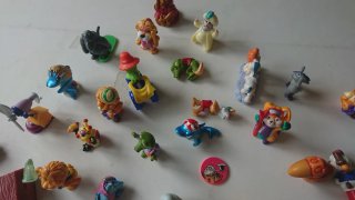 Lote figuras huevos Kinder