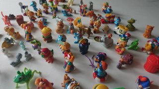 Lote figuras huevos Kinder