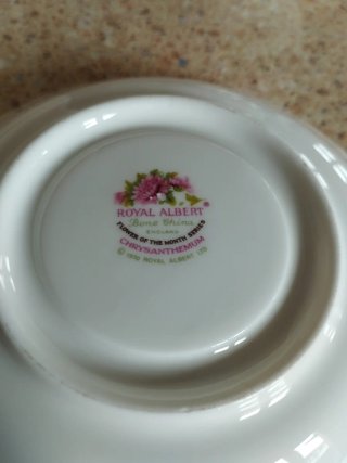 Taza y platillo Royal Albert Noviembre
