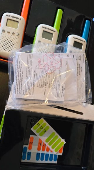 Pack 3 Motorola T42 GO LIVE Walkie Talkies