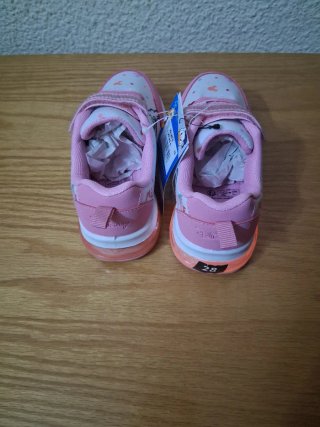 Zapatillas Minnie Mouse niña, talla 28