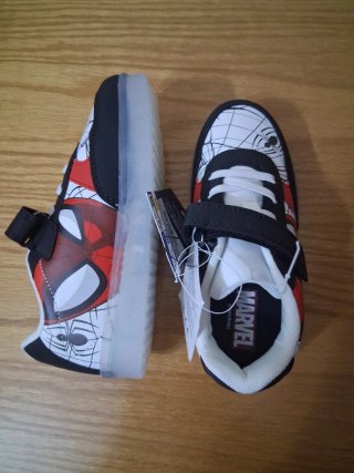 Zapatillas Spiderman con luces LED, talla 28