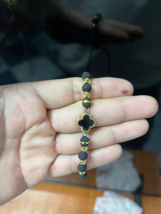 Pulsera oro laminado trébol negro