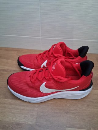 Zapatillas running Nike rojas 37,5