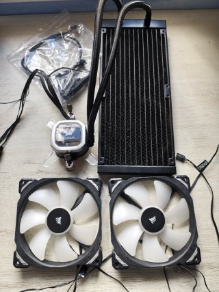 Refrigeración líquida Corsair H115i RGB