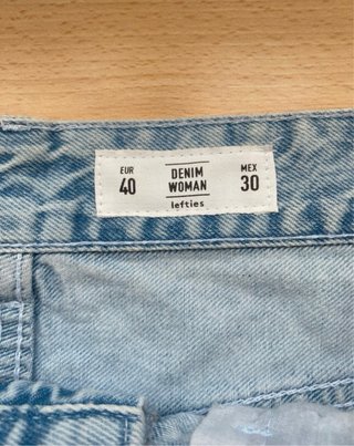 Bermudas vaqueras rotas mujer