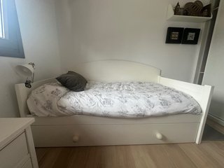 Letto a castello bianco in legno con materassi inclusi