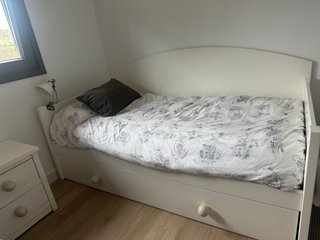 Letto a castello bianco in legno con materassi inclusi