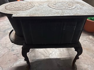 Estufa antigua de hierro fundido