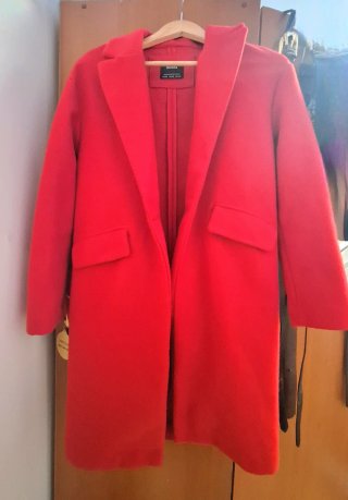 Abrigo Bershka Rojo