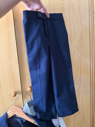 Traje de niño azul marino nuevo