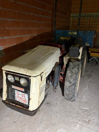 Tractor Lander 842 dt de 45 caballos con remolque