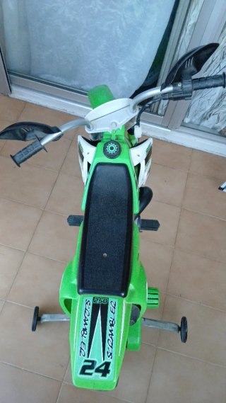 Moto infantil de batería nueva