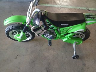 Moto infantil de batería nueva