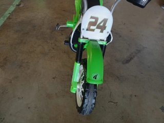 Moto infantil de batería nueva