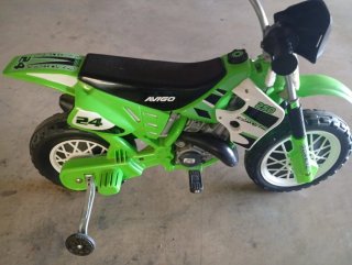 Moto infantil de batería nueva