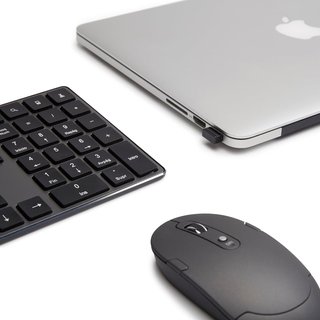 - Amazon Basics teclado ultrafino inalámbrico