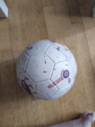 Balón de fútbol con estampado de robots