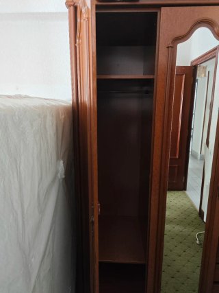 Armario vintage madera con espejo