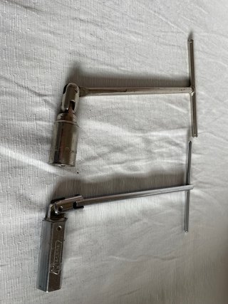 Llave de ruedas T