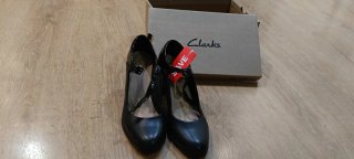 Tres pares de zapatos nuevos