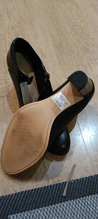 Tres pares de zapatos nuevos
