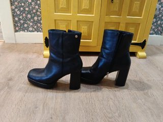 Tres pares de zapatos nuevos