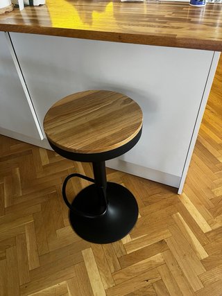 Taburete alto regulable madera y metal