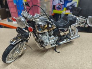 Moto a escala 1/6