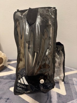Kit Boxeo Adidas Guantes Vendas y protector bucal