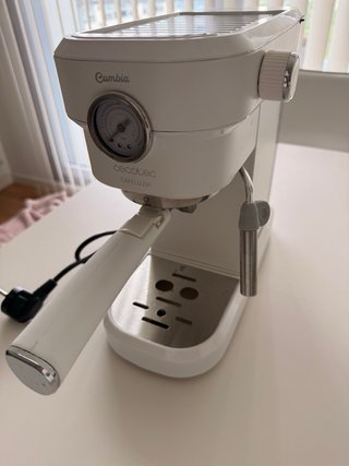 Cafetera Espresso Cecotec con manometro