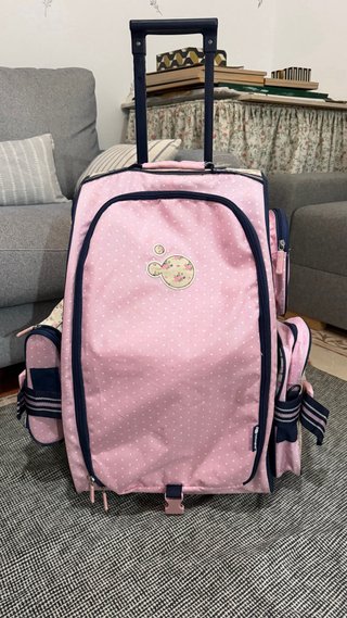 Maleta de viaje infantil con muchos accesorios
