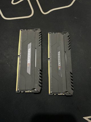 Corsair Vengeance LED RAM Negra/Roja
