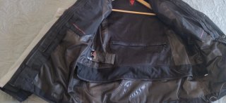Chaqueta Dainese Tempest 3 D-Dry impermeable.