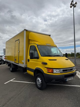 Camion Iveco 6500kg Caja Cerrada
