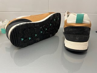 Zapatillas Lacoste Beige y Marrón