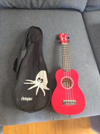 Ukelele Rojo Octopus con Funda