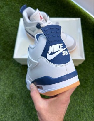 Jordan 4 SB Navy