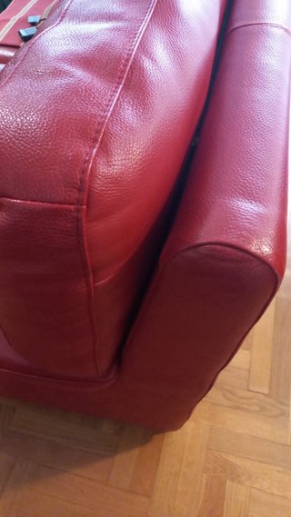 Sofá piel 2 plazas y butaca roja URGENTE!!