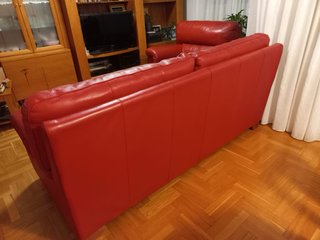 Sofá piel 2 plazas y butaca roja URGENTE!!