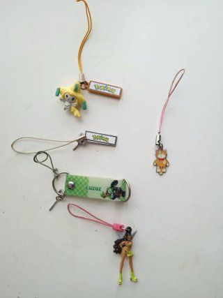Lote 5 llaveros: Pokémon, Witch, Luigi