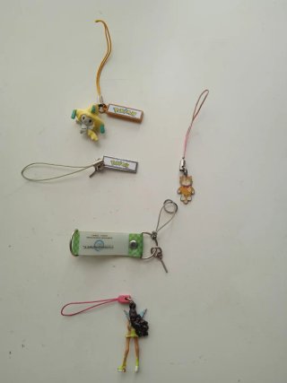Lote 5 llaveros: Pokémon, Witch, Luigi