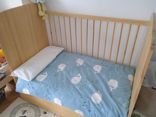 Cuna evolutiva madera + ropa + colchón