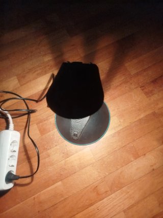 Lámpara de mesa negra moderna