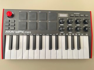 AKAI MPK mini Controlador MIDI
