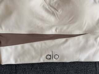 Top deportivo Alo Yoga Talla S