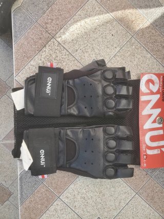 Protecciones Ennui Guantes, rodilleras y coderas